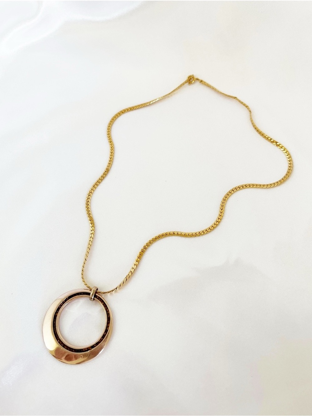 VINTAGE Rose Gold Circle Necklace w Crystal Embedded Details Herringbone Chain